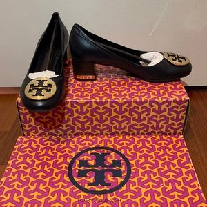 Tory Burch Basic Amy Pump, Navy Leather, size 5